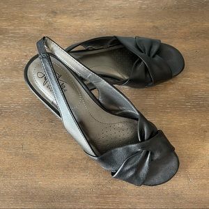 Life Stride Soft System Black Slingback Sandals